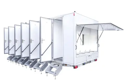 GL DU WB Witte mobiele unit met openstaande deuren in een rij