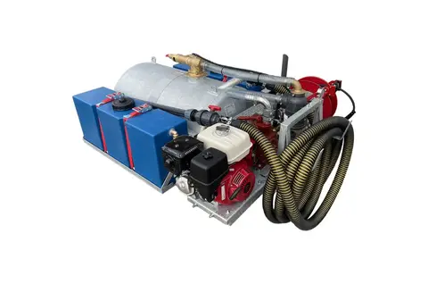 GLOBAL FLX DS Compacte waterpompinstallatie met blauwe tanks motor en opgerolde slang