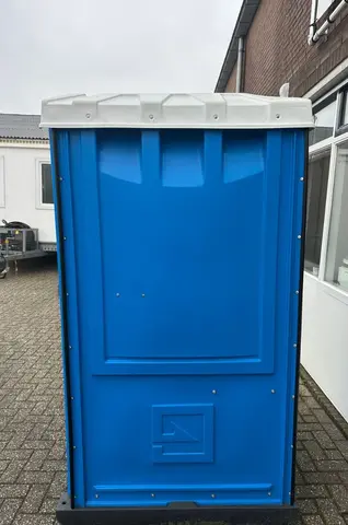 MTM Blauw Blauwe mobiele toiletunit buiten