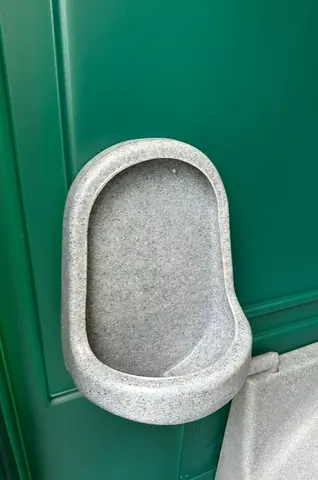 MTM Donker groen Urinoir en toilet in een draagbaar toilet