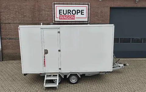 Schaftwagen met spoeltoilet voor verkoop Europe Wagon achteraanzicht deur dicht
