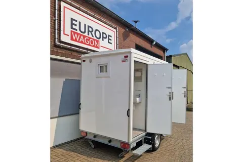 Mobiele toiletwagen kopen vacuum DL zijkant deuren open europewagon banner