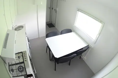 Mobiele woonunit tafel en keuken
