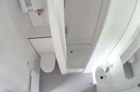 Mobiele woonunit douche en wc